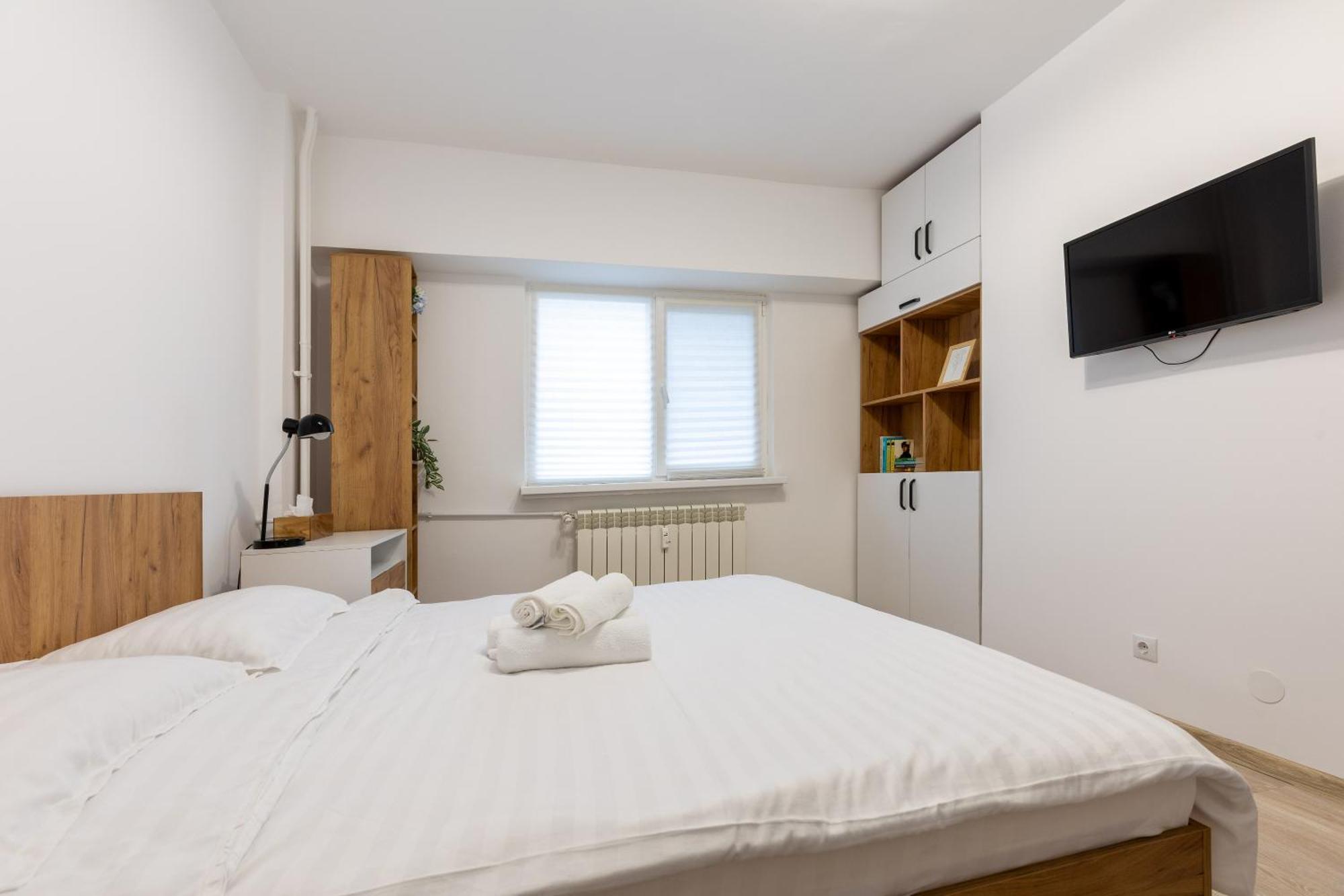 Minerva Studio Craiova Apartment Ngoại thất bức ảnh