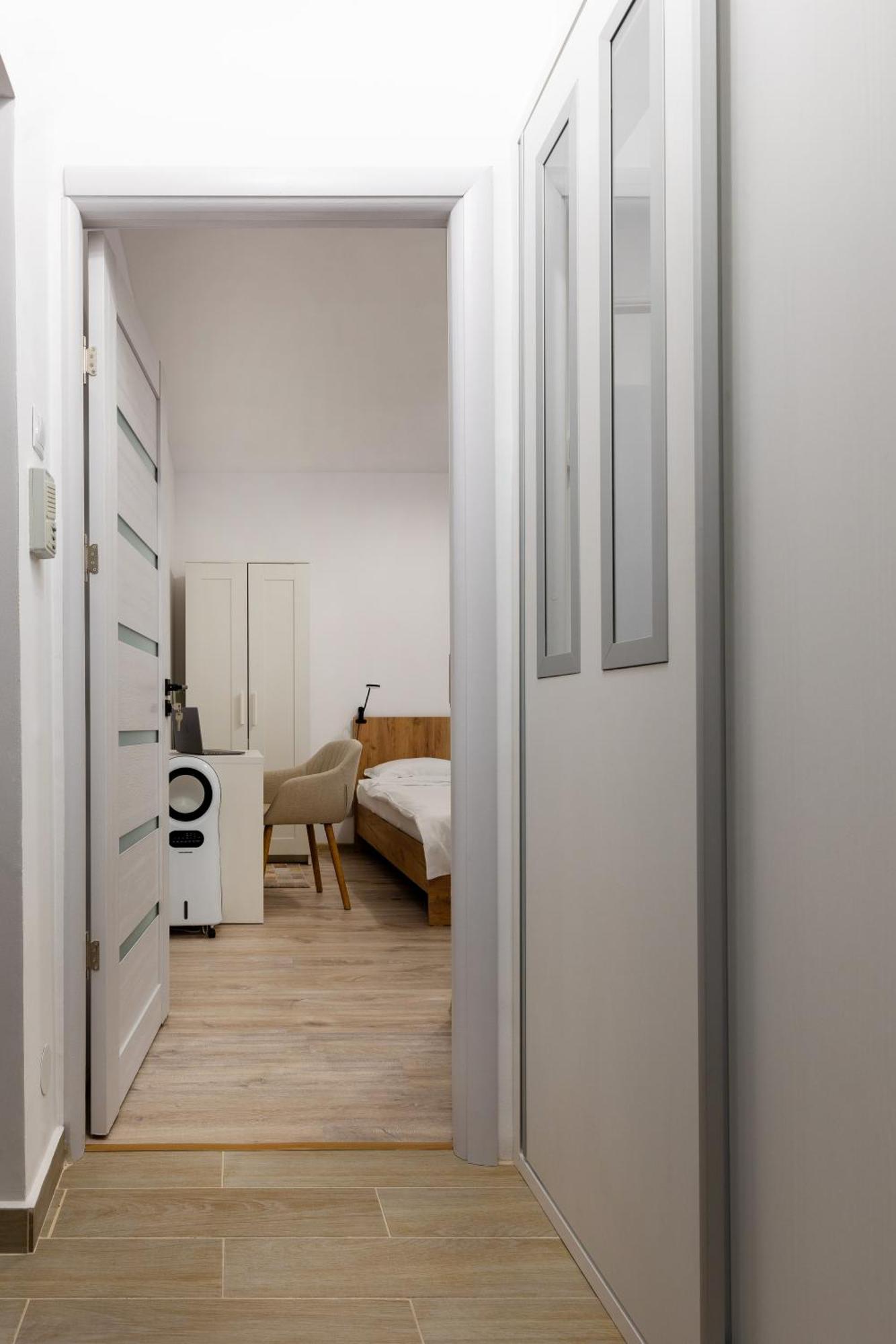 Minerva Studio Craiova Apartment Ngoại thất bức ảnh